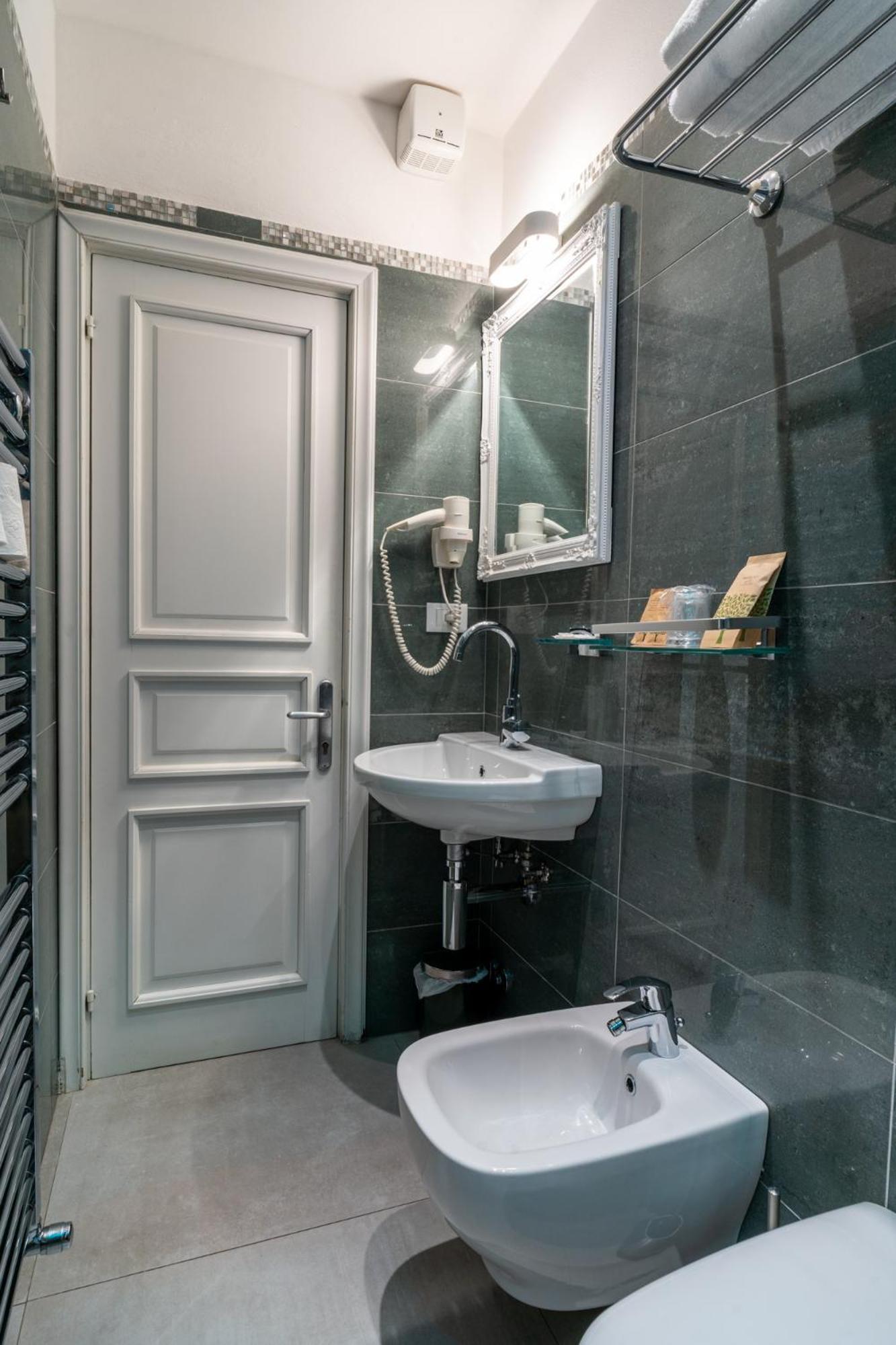 Teresa Rooms & Suites La Spezia Eksteriør billede