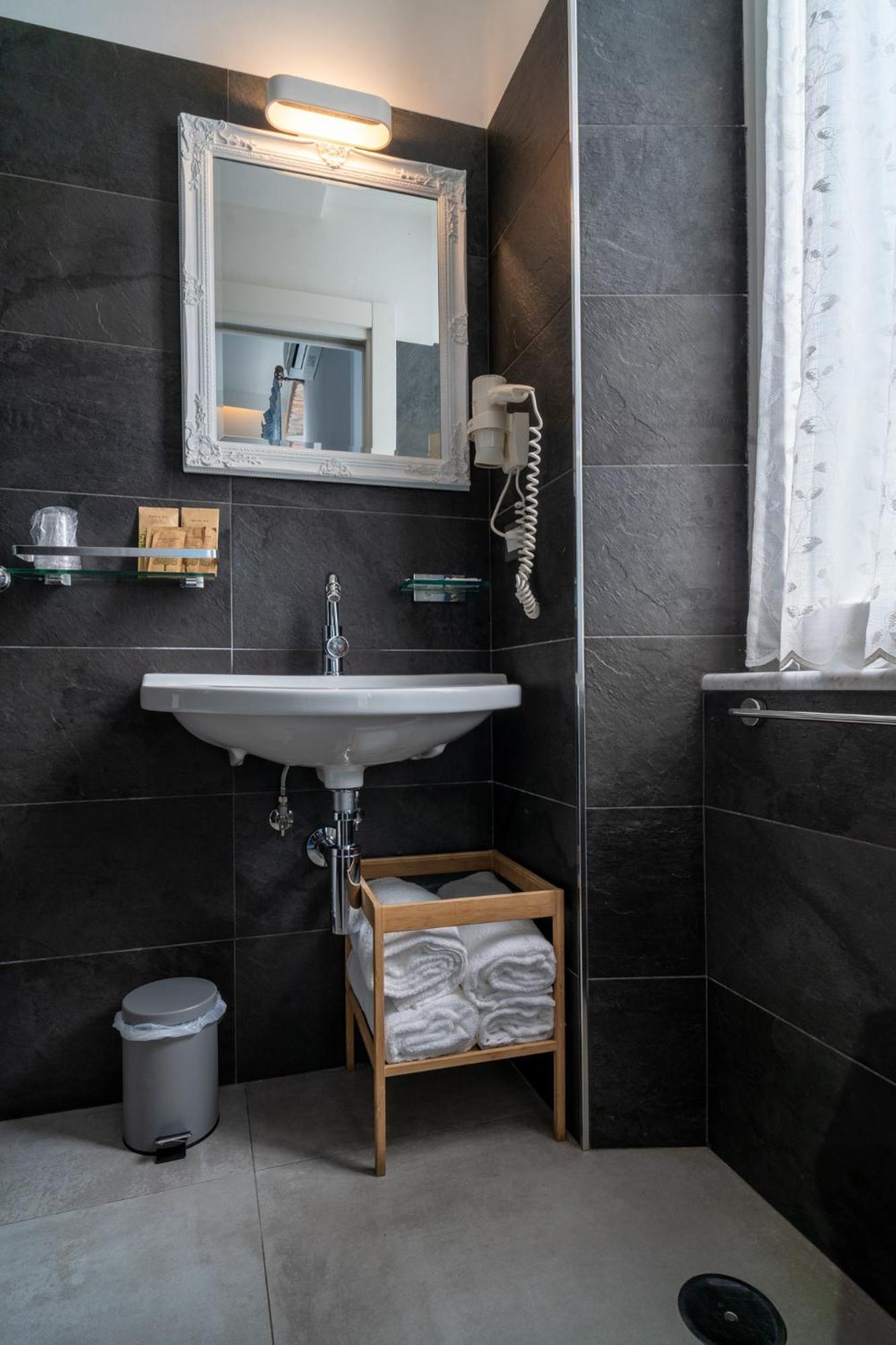Teresa Rooms & Suites La Spezia Eksteriør billede